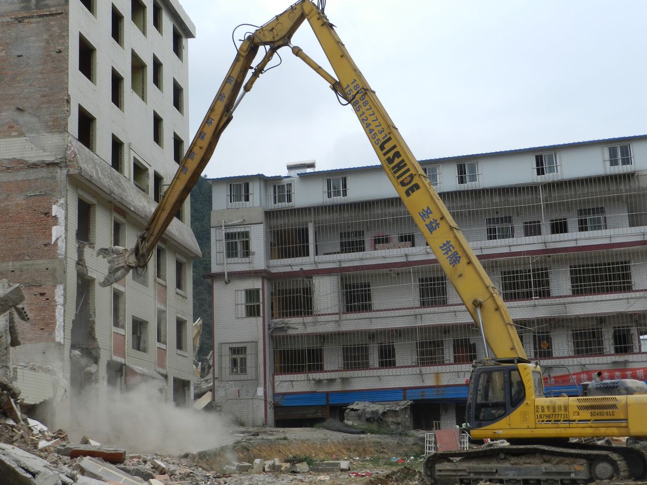 挖掘機(jī)拆樓臂、拆樓臂、加長(zhǎng)臂、挖掘機(jī)拆樓臂廠家