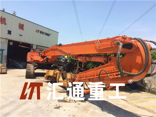 挖掘機(jī)打樁臂：鋼鐵如何練成“基建戰(zhàn)神”